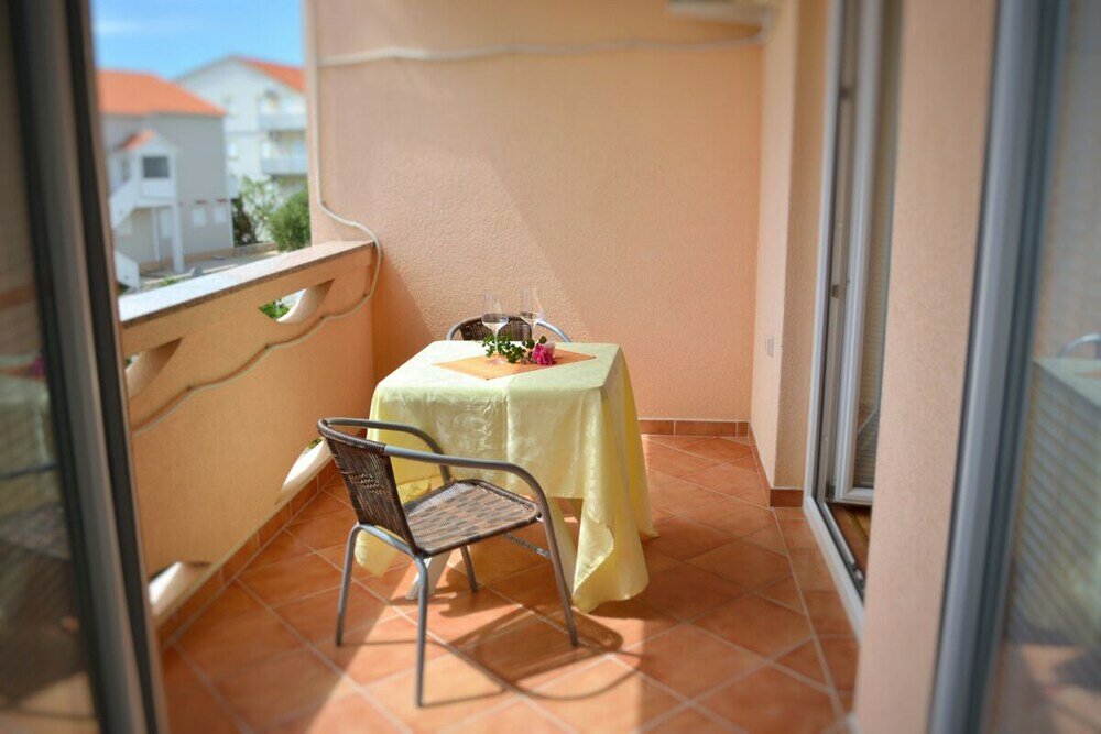 Фото Floral Apartments Pende