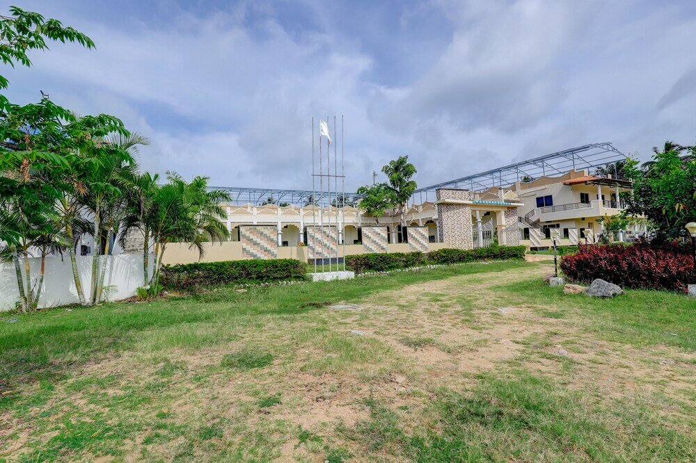 Фото Ezzenza Royal Garden Brindavan Resort