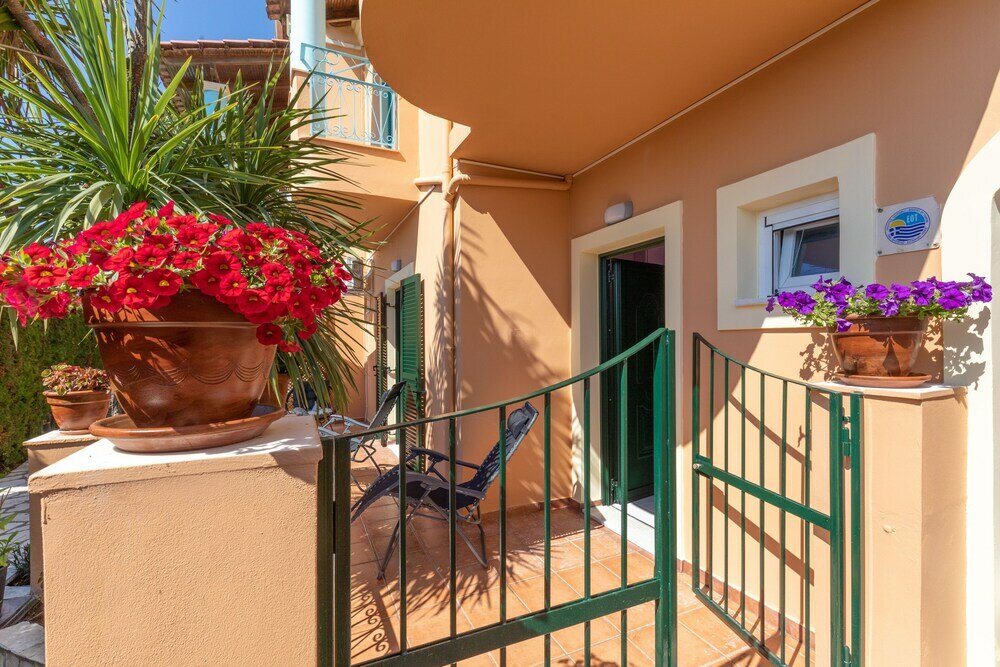 Фото Poseidon Suite by CorfuEscapes