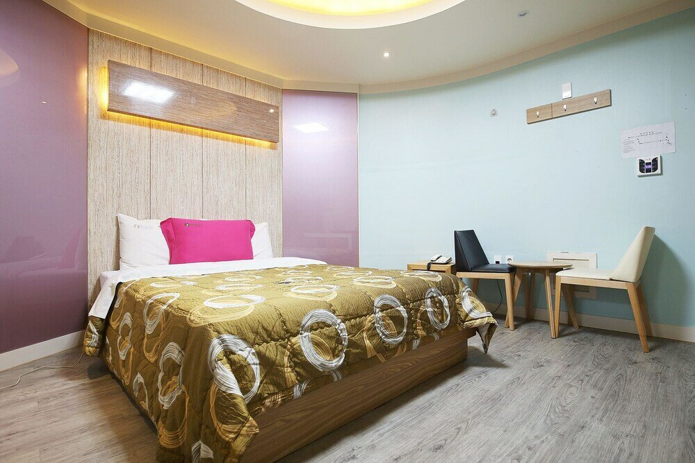 Фото Daejeon Wolpyeong M House