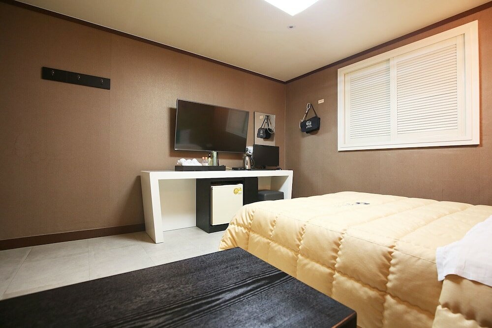 Фото Daejeon Wolpyeong M House