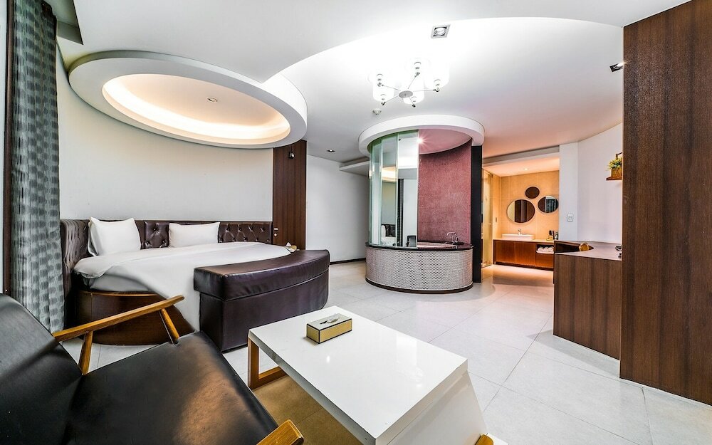 Фото Incheon Ali Suite Hotel