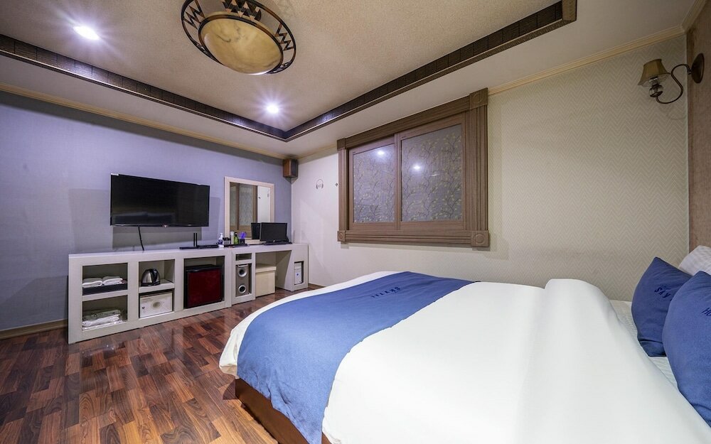 Фото Changwon Myeongseodong Hotel Sky