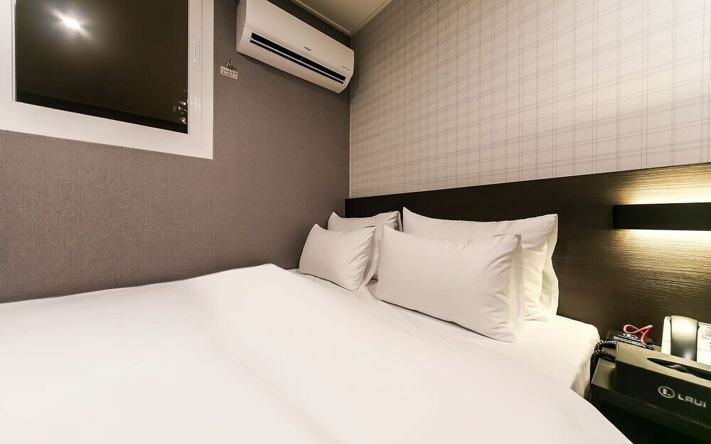 Фото Changwon Jinhae Hotel Lrui