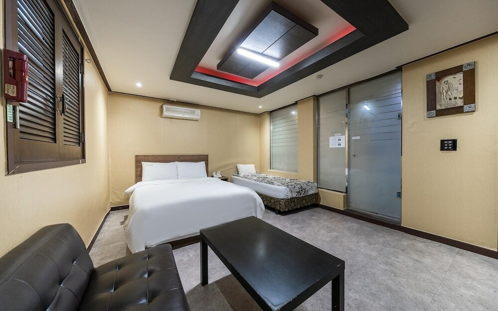 Фото Incheon Black Hole