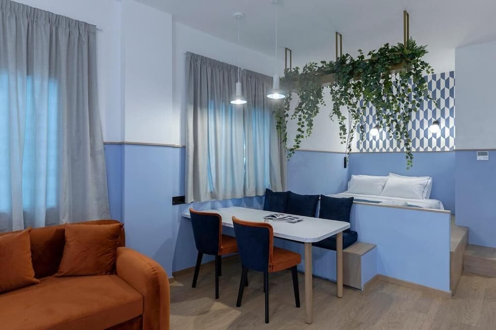 Фото Acro Urban Suites