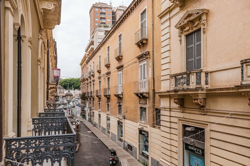 Фото Ferrini Home - Etnea Portrait