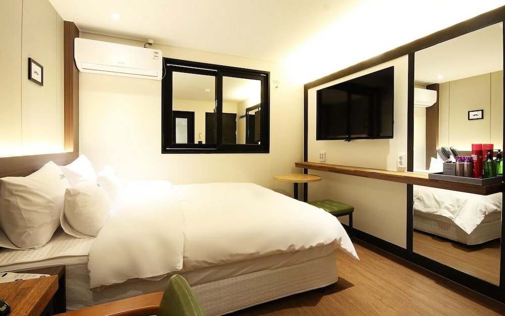 Фото Changwon Jinhae Hotel Two Heart