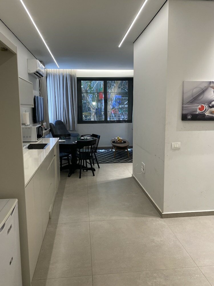 Фото Cozy Apartment in the Heart of Tel Aviv