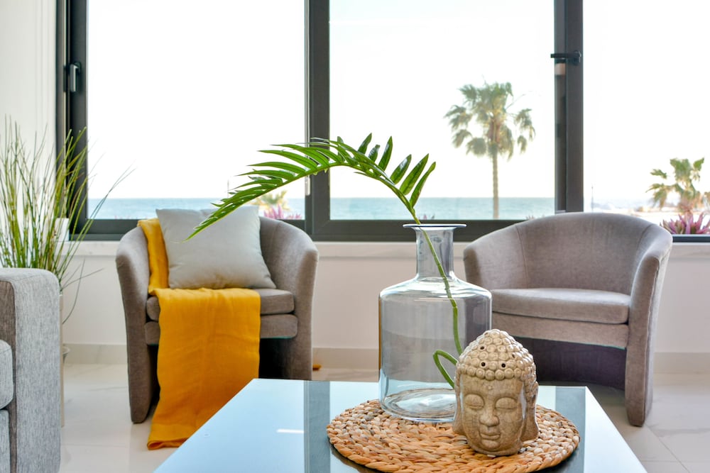 Фото Phaedrus Living Seaview Luxury Marina Court 213