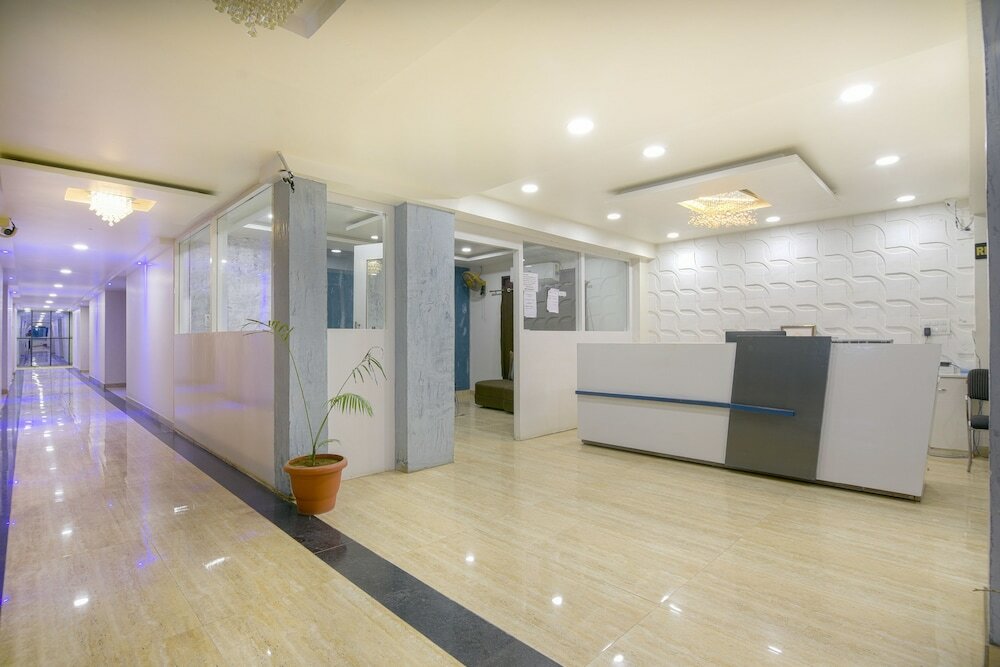 Фото Hotel Pal Residency