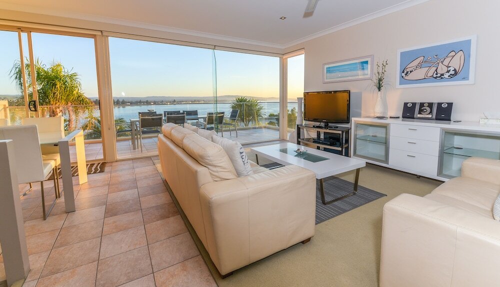 Фото The Bluff Resort Apartments