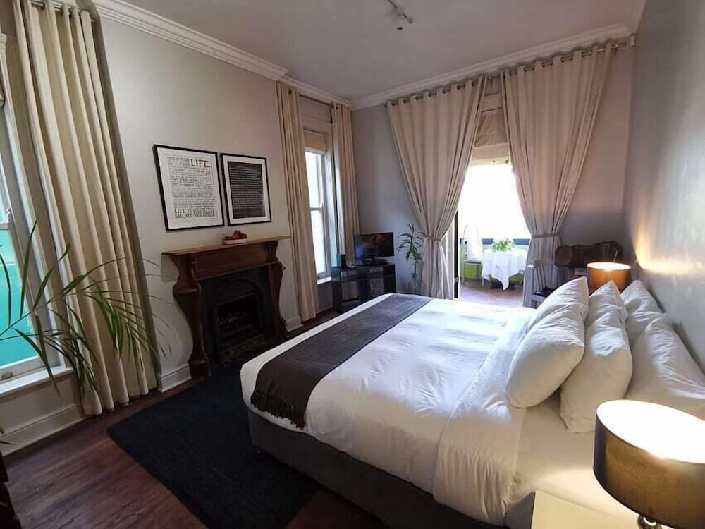 Фото Cactus House Gay Male Guesthouse - Adults Only