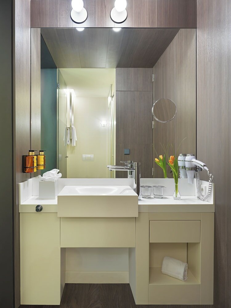 Фото H10 Urquinaona Plaza