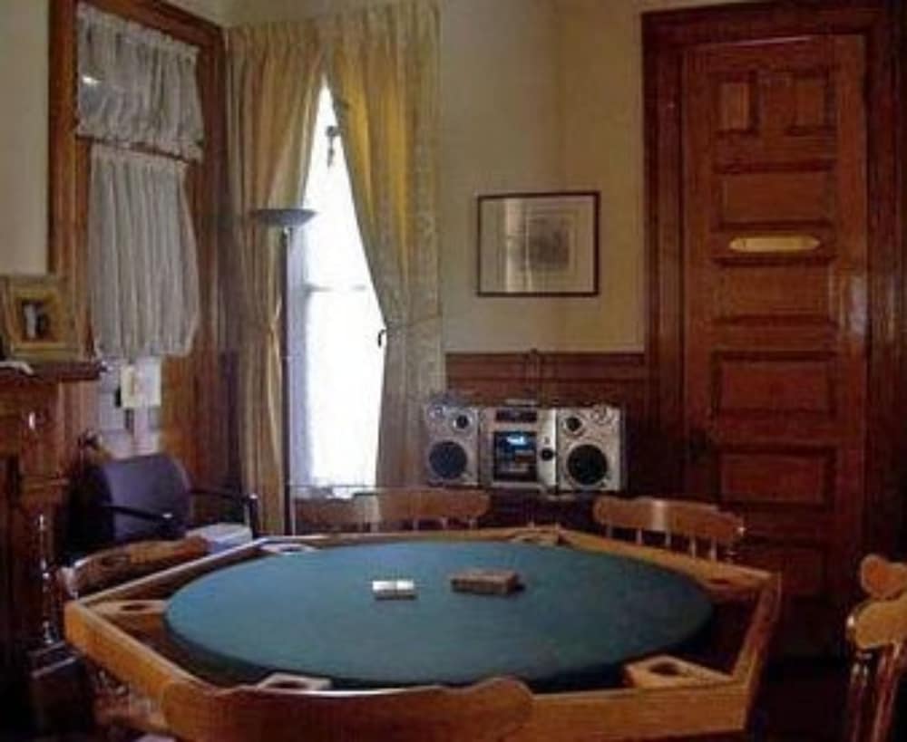 Фото Olde Judge Mansion