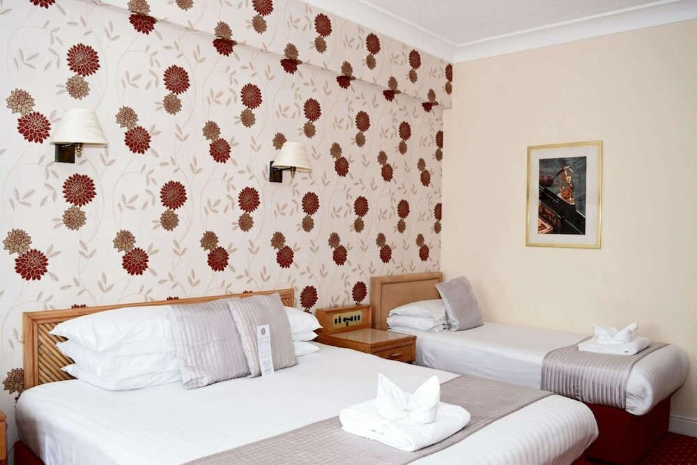 Фото The Royal Beach Hotel