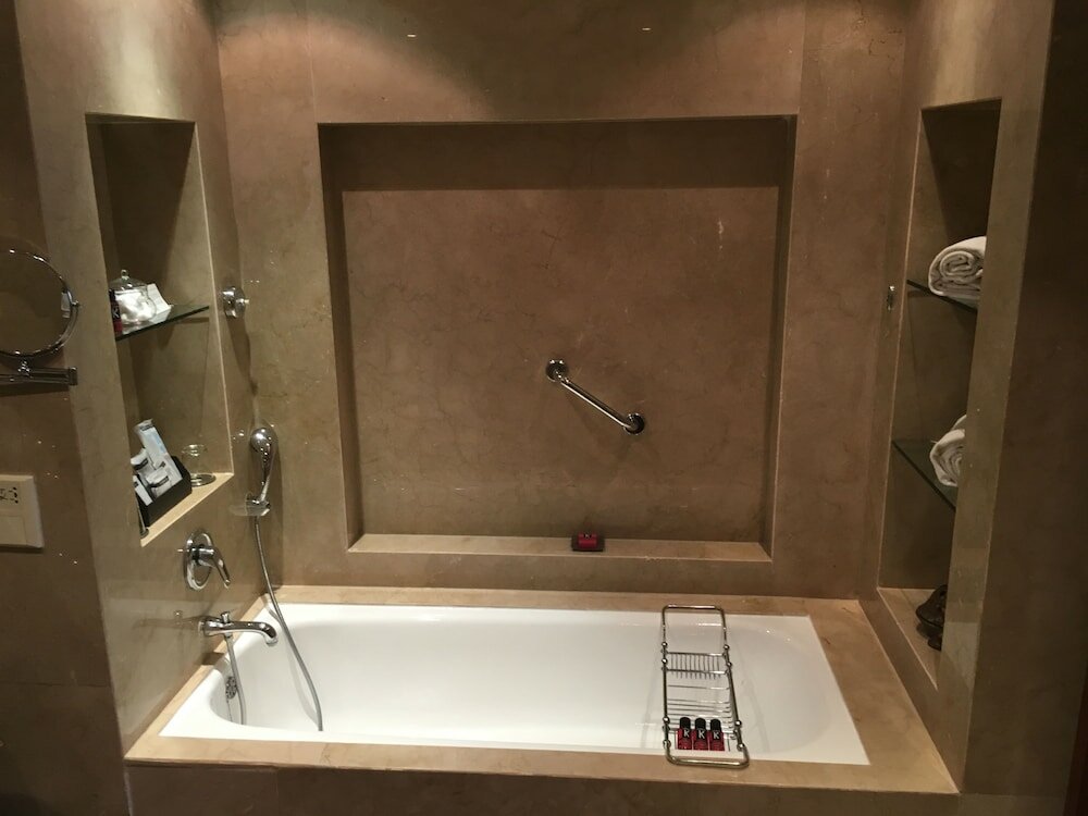 Фото The LaLiT Mumbai