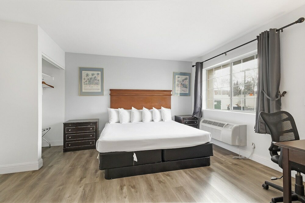 Фото Heritage Inn Express Chico