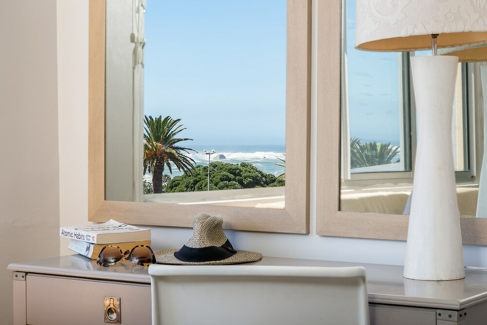 Фото Camps Bay Village