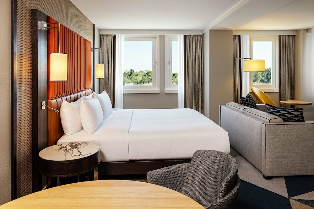 Фото Hilton Vienna Danube Waterfront