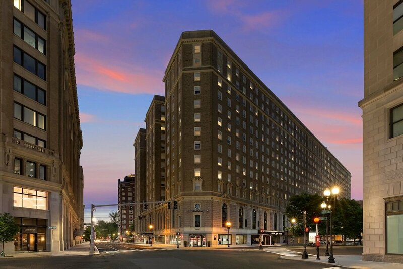 Гостиница Hilton Boston Park Plaza в Бостоне