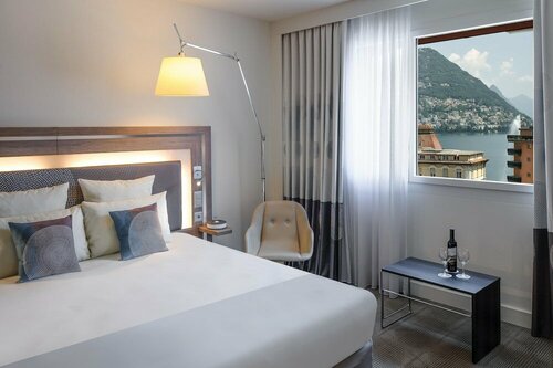 Внешний вид отеля Novotel Lugano Paradiso в Лугано, фото 3