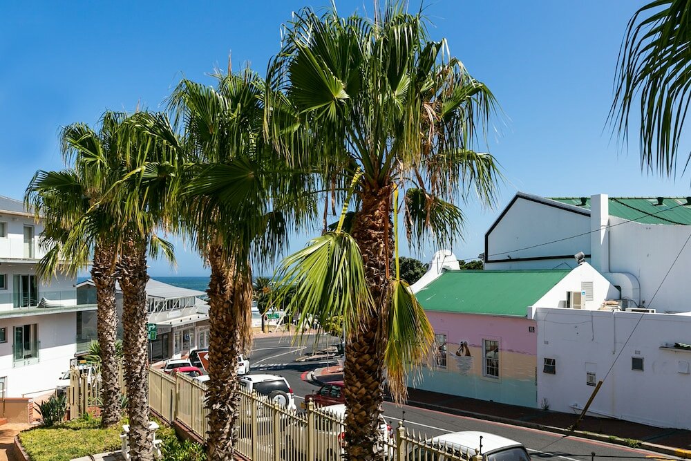 Фото Camps Bay Village