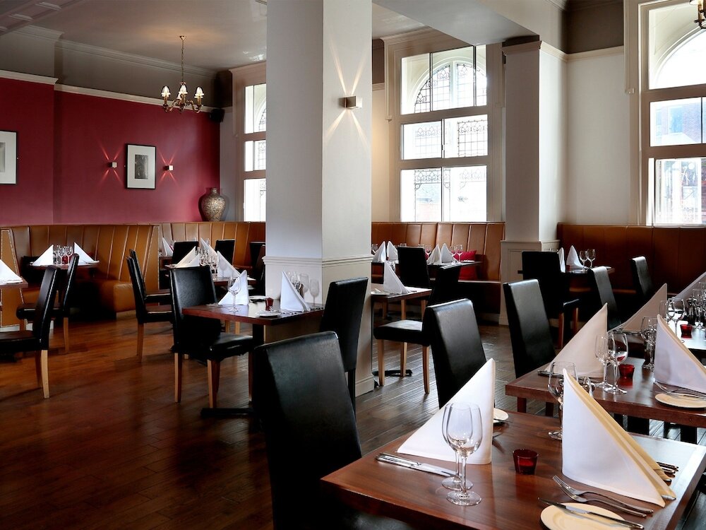 Фото Macdonald New Blossoms Hotel, Chester