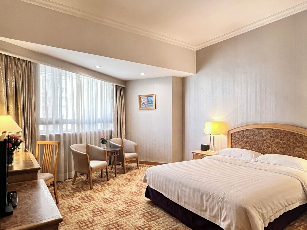 Фото Century Plaza Hotel