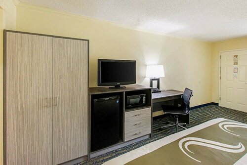 Гостиница Quality Inn & Suites Civic Center в Хартсвилле