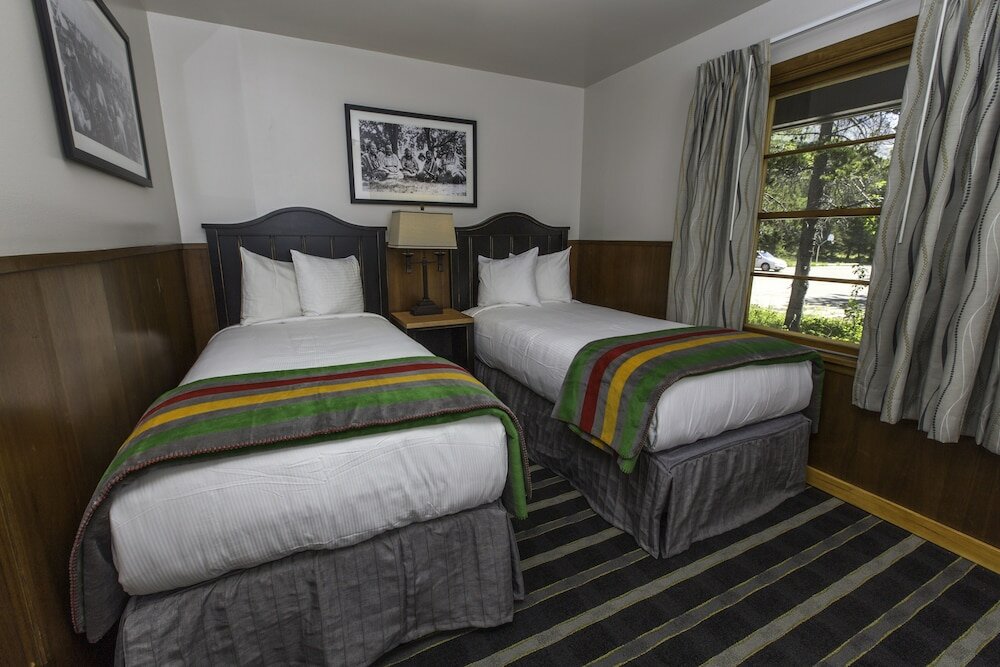 Фото Swiftcurrent Motor Inn and Cabins - Inside the Park