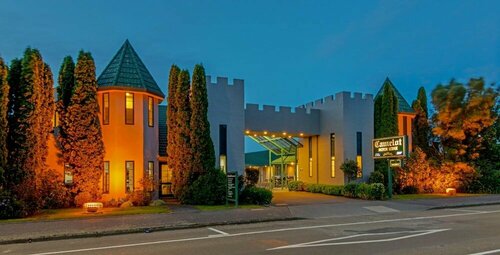 Гостиница Camelot Motor Lodge в Палмерстон-Норт