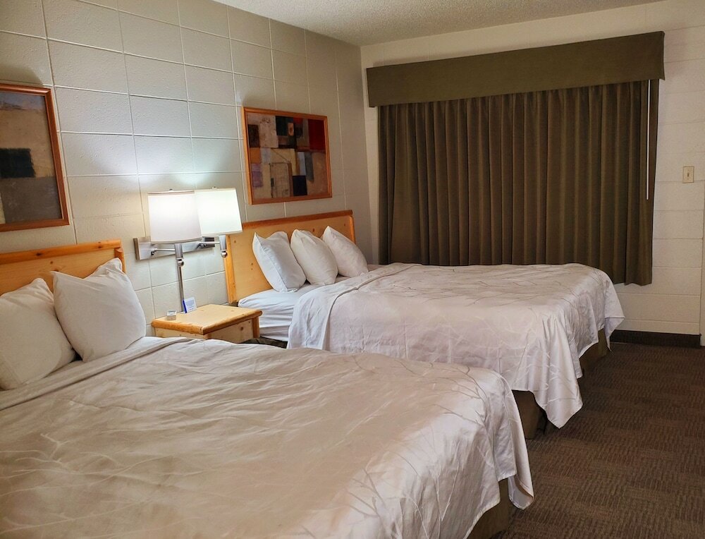 Фото Days Inn and Suites by Wyndham Downtown Missoula-University