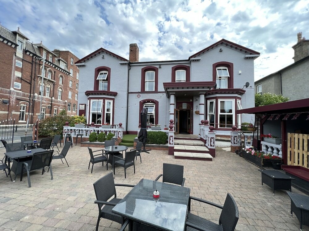 Фото отеля 1