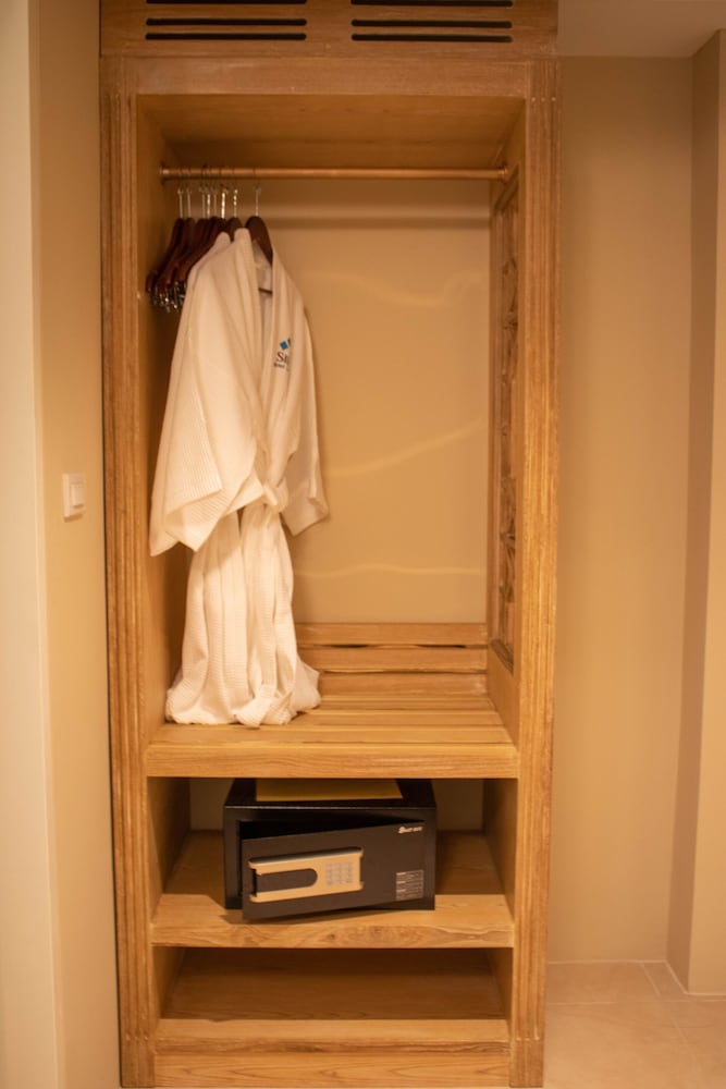 Фото Siri Ratchadamnoen Bangkok Hotel