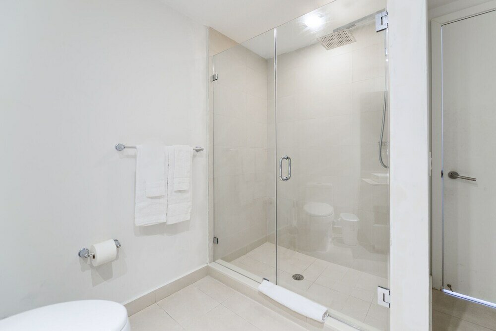 Фото Elegant condo with stunning ocean views