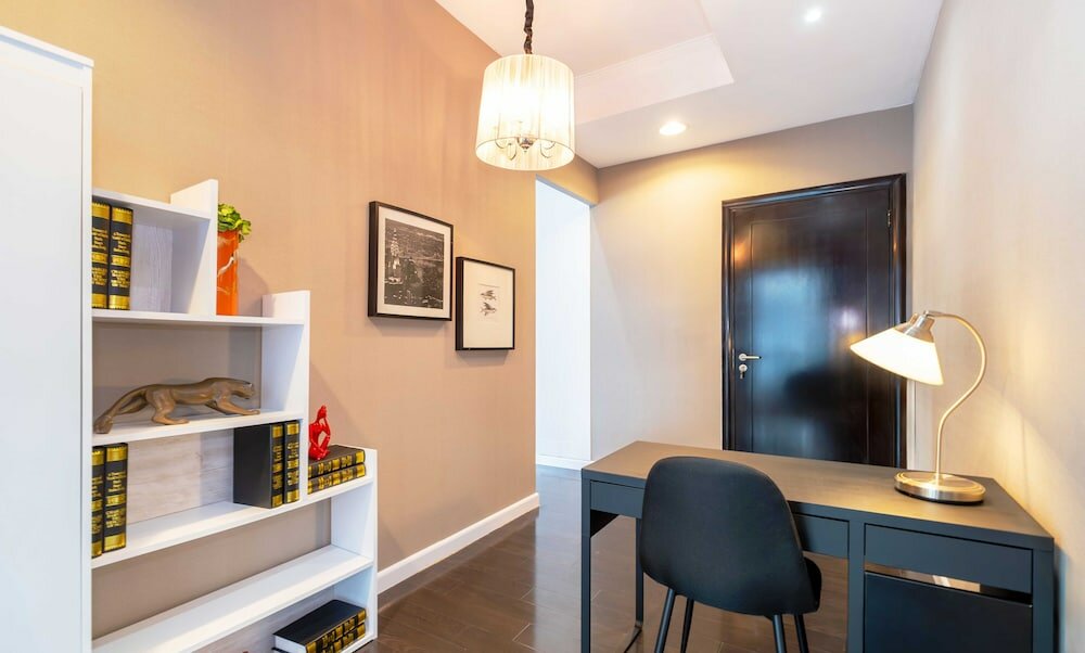 Фото Lux The Al Seef Marina 4 bed Suite