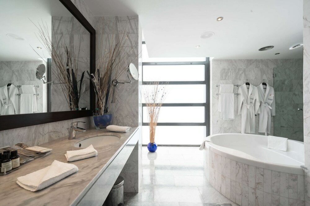 Фото Catalonia Gran Hotel Verdi