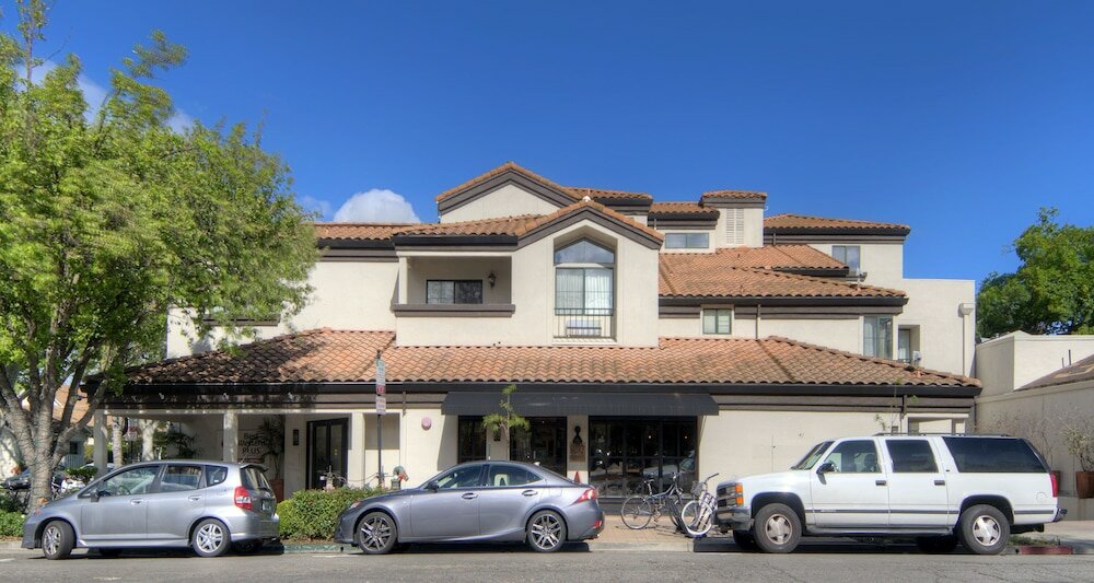 Фото Best Western Plus Palm Court Hotel