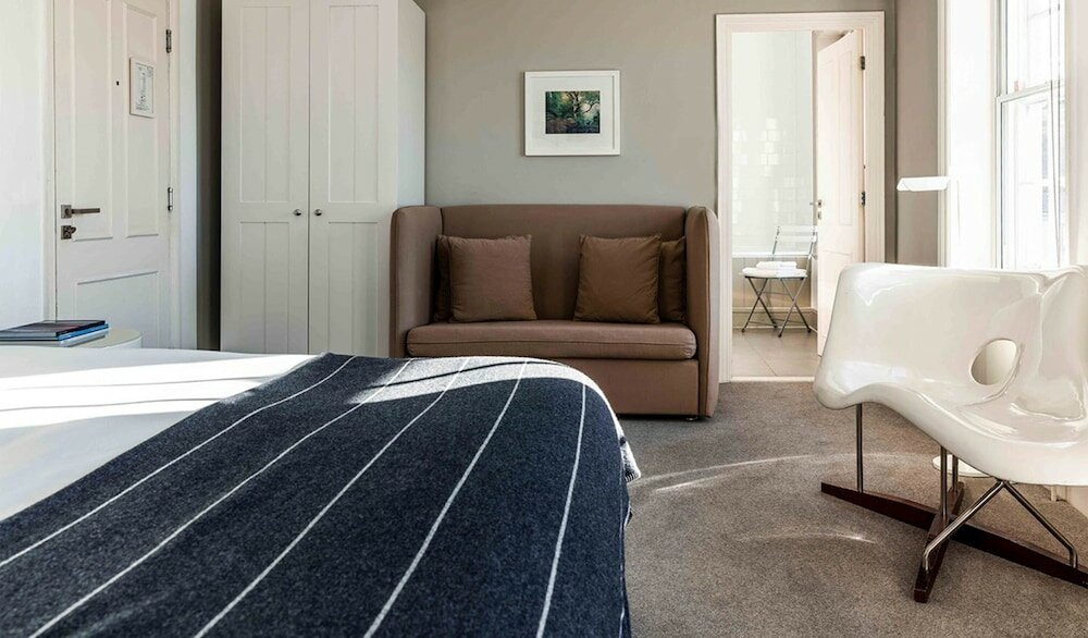 Фото The Crown hotel