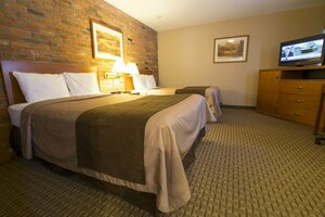 Гостиница Travelodge by Wyndham Thunder Bay