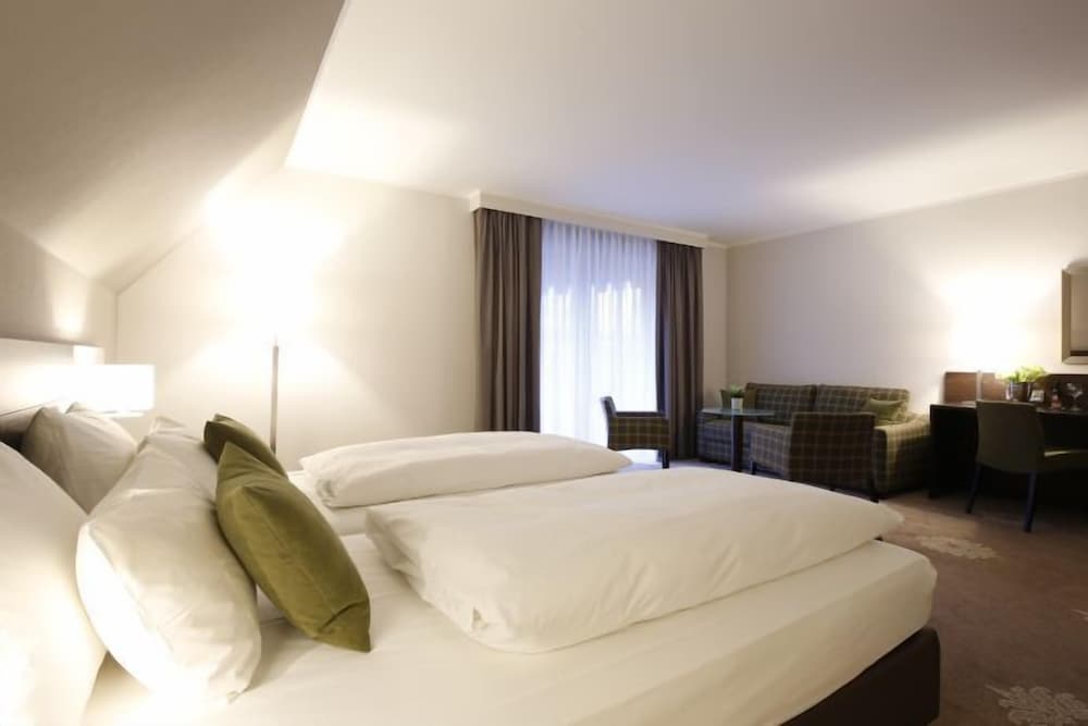 Фото Parkhotel Wittekindshof Dortmund