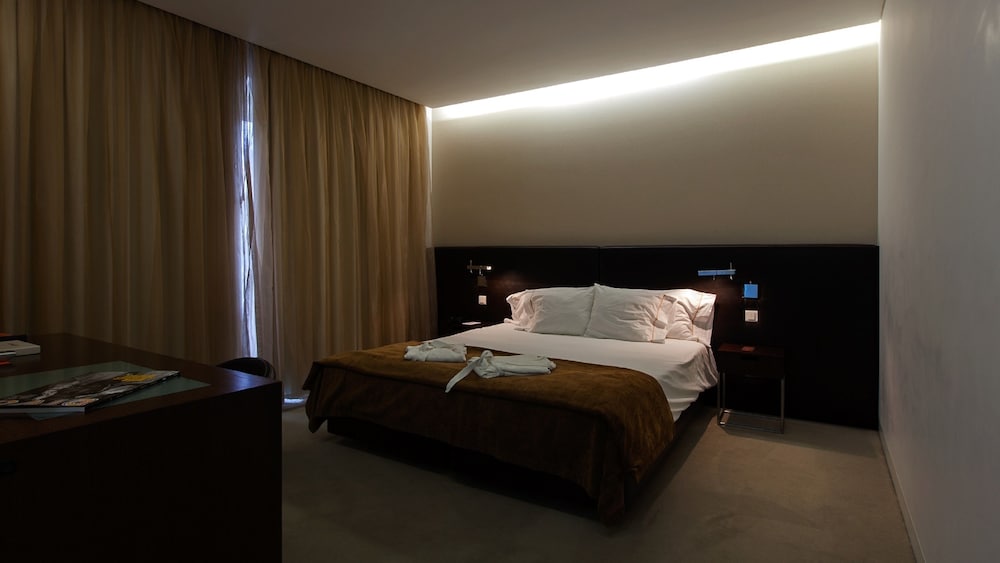 Фото Hotel Jerónimos 8