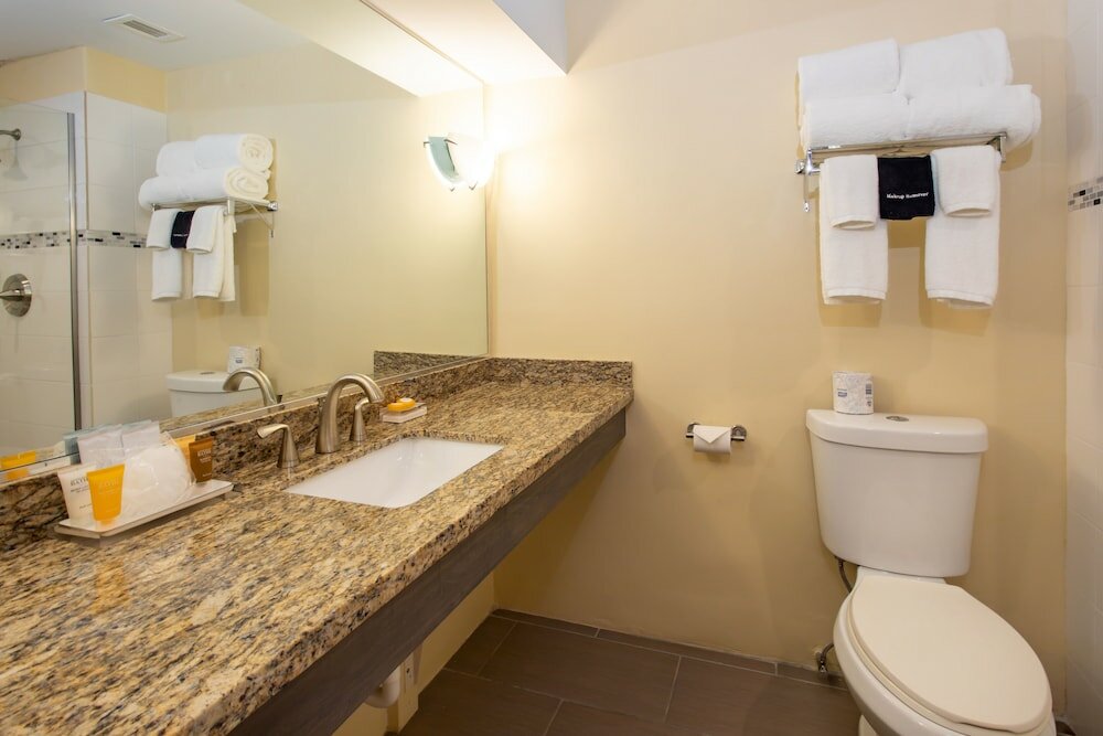 Фото Caravelle Hotel & Casino