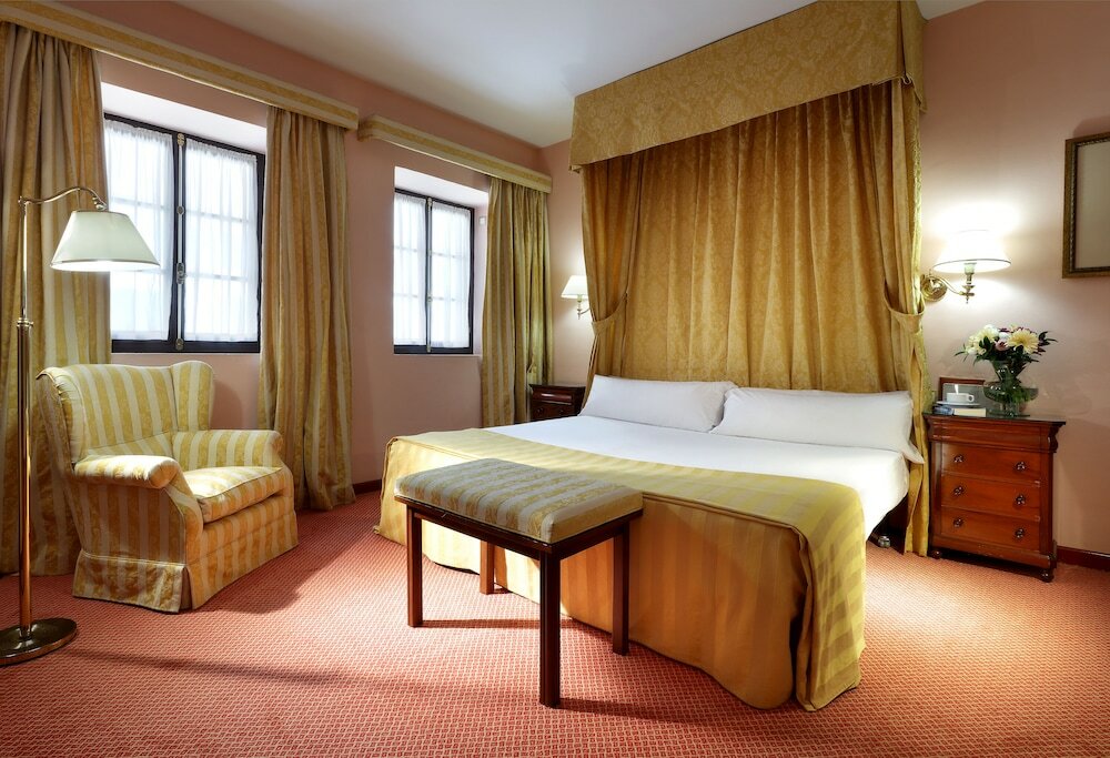 Фото Crisol Monasterio de San Miguel