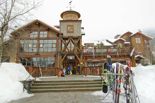 Гостиница Legends Whistler