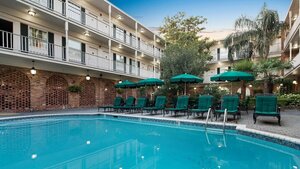 Гостиница Best Western Plus French Quarter Courtyard Hotel