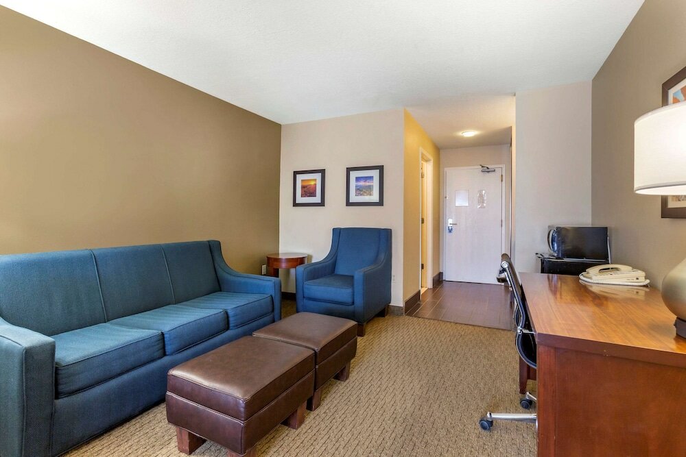 Фото Comfort Inn & Suites Los Alamos