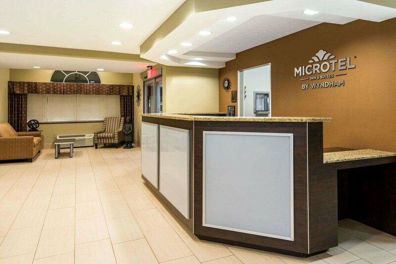 Гостиница Microtel Inn & Suites by Wyndham North Canton