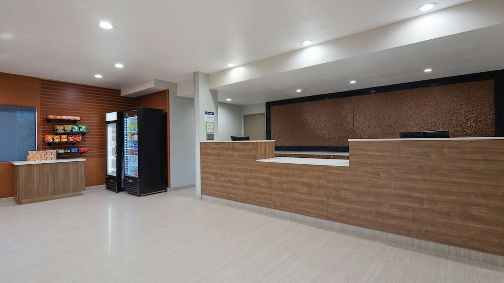 Фото Best Western Carlsbad by the Sea